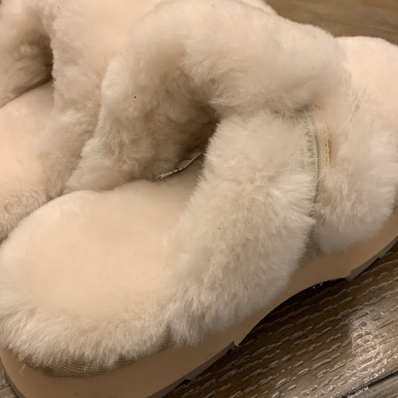 Emu Wobbegong Sandle Slides Sheepskin new condition size 6 - Picture 4 of 9